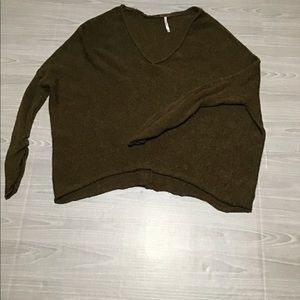 Free People wool blend cropped slouchy sweater. XS